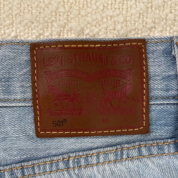 Levi Denim Button Fly Shorts - Picture 3 of 4